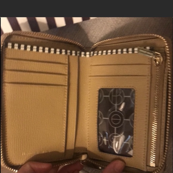 Hendri Bendel w57th wallet - Picture 3 of 3